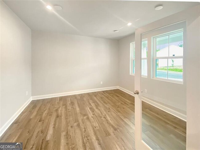 Building Photo - 441 Broadstone Blvd