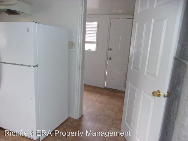 Building Photo - 2 br, 1 bath House - 440 S 200 W
