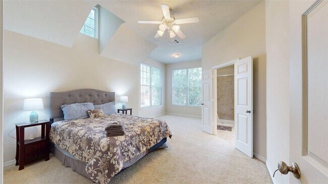 Building Photo - 4307 Spring Hill Drive