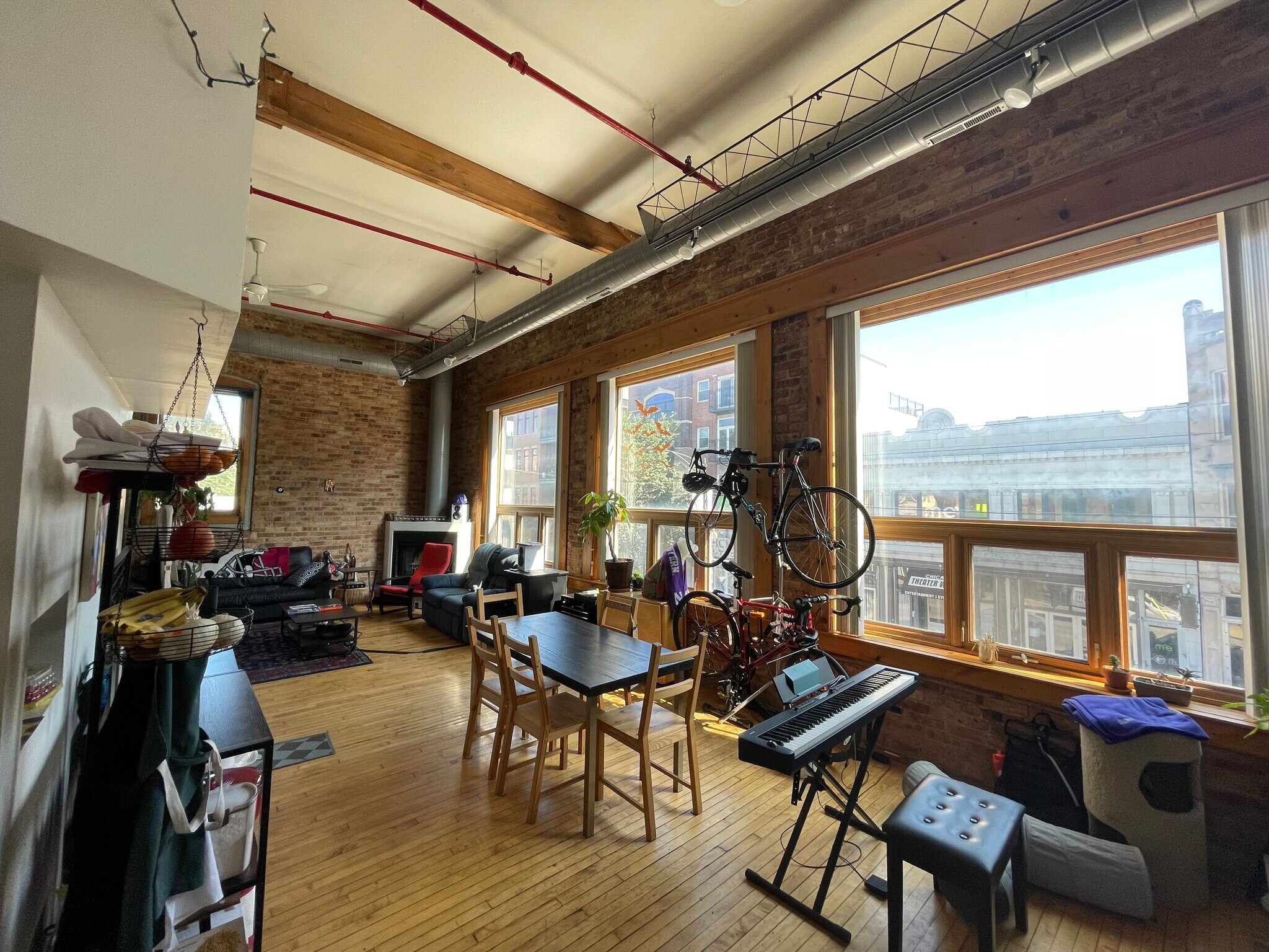 Unit #1 - 1114 W Belmont Ave