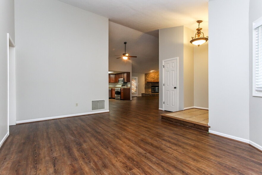 Building Photo - 9119 Lansburgh Ct