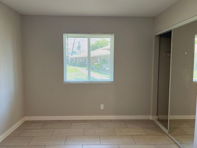 Building Photo - 3 Bedroom, 2 Bathroom