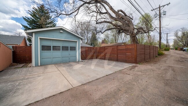 Building Photo - Immaculate rancher near Patty Jewett Neighborhood