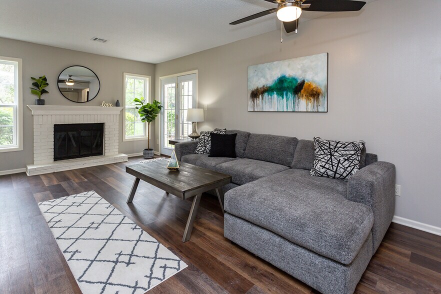 Winwood Apartments 6031 Meadow Crest Dr Johnston IA 50131 Apartment