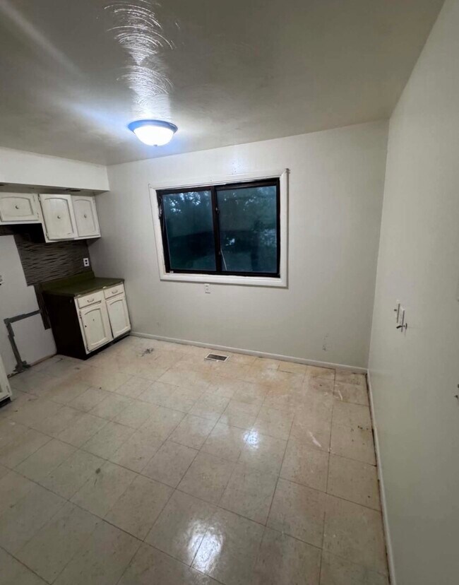 Building Photo - 64 Whippoorwill Dr