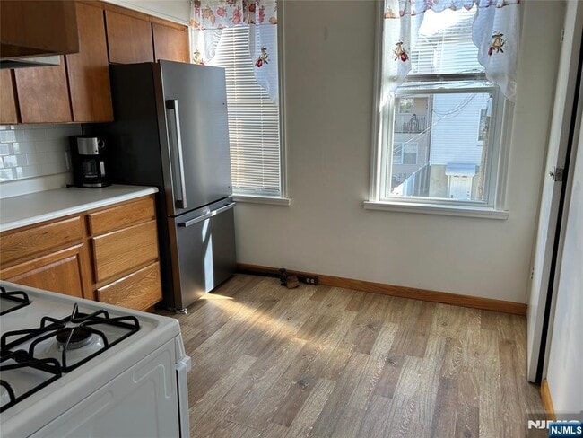 Building Photo - 192 Kearny Ave