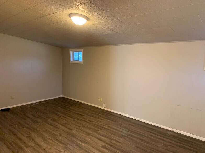 Master Bedroom - 816 1st St