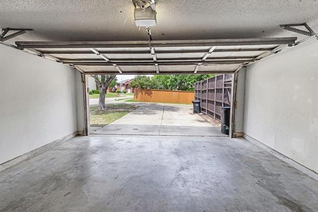 Building Photo - 2439 Whitetail Dr