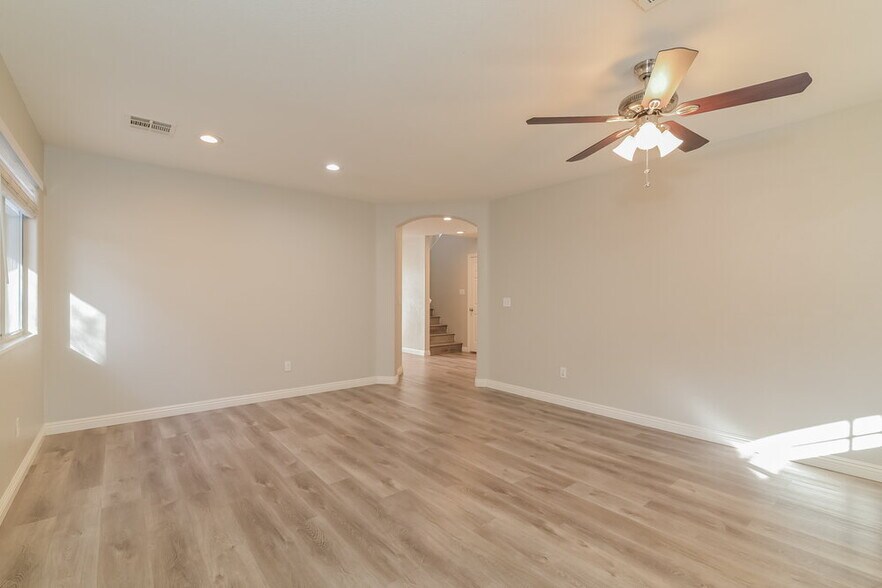 Building Photo - 1454 Louisiana Lakes Ave