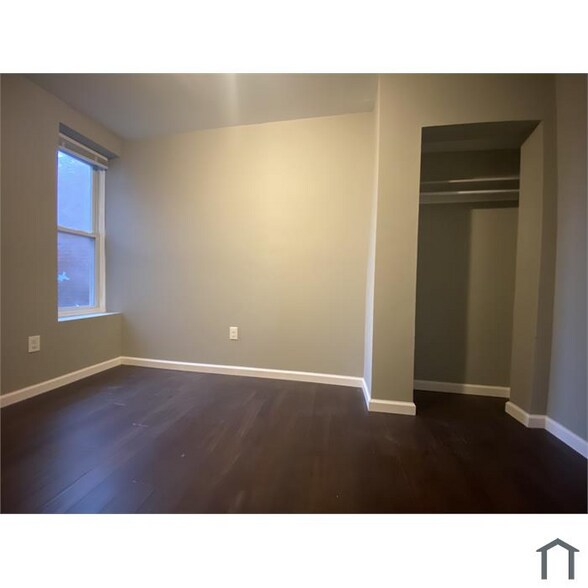 Building Photo - 59 N 61st St