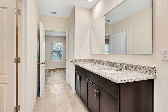 Building Photo - 35 Vista Oaks Ln