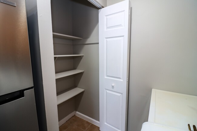 Building Photo - 9240 Bridle Path Ln