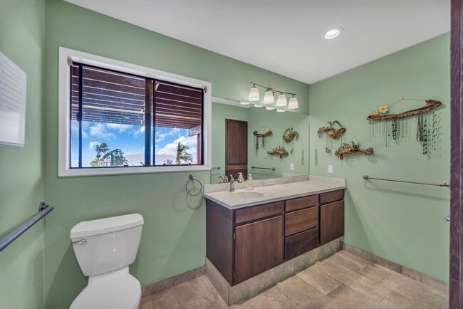 Building Photo - Fully Furnished 4BR in Kula. Garage, Bonus...