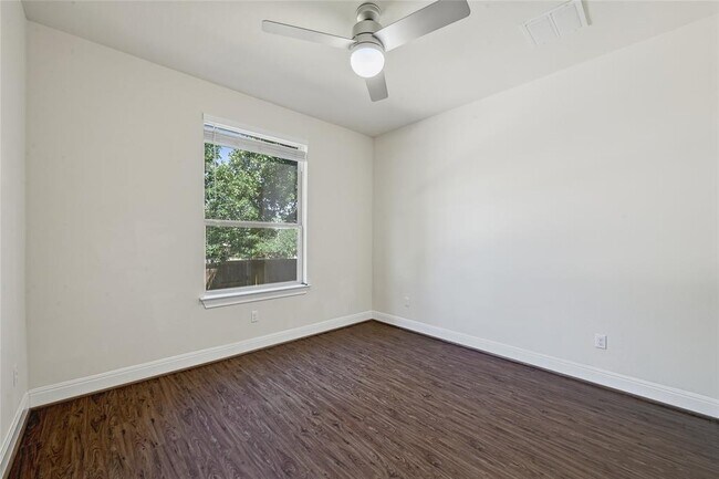Building Photo - 2232 Skippy Cv