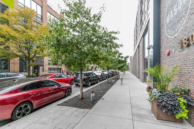 Building Photo - 180 N Ada St