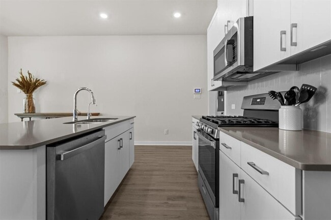 Building Photo - 12805 Albatross Pass