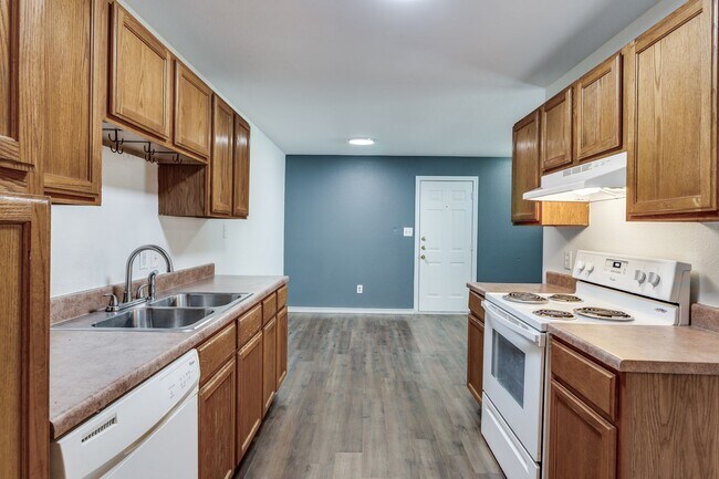 Building Photo - A Peaceful Retreat: 3 Bedroom Duplex