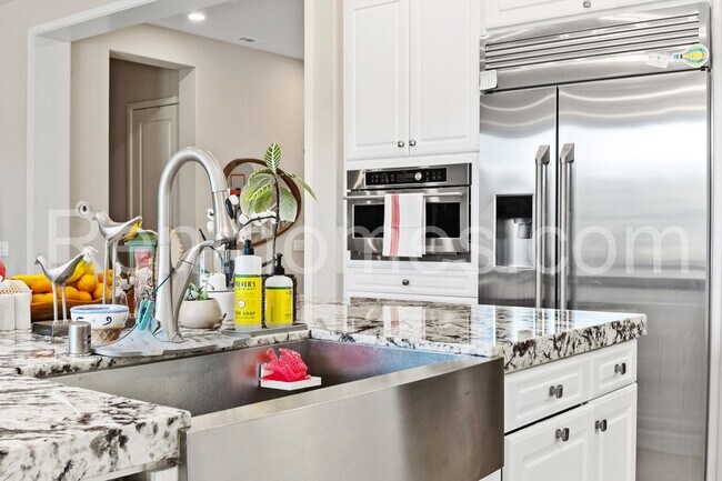 Building Photo - 6705 Elegante Wy