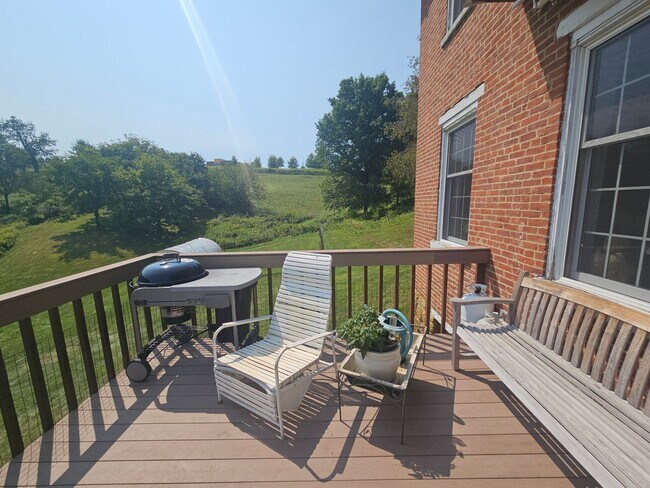 Building Photo - Amazing Farm Property!