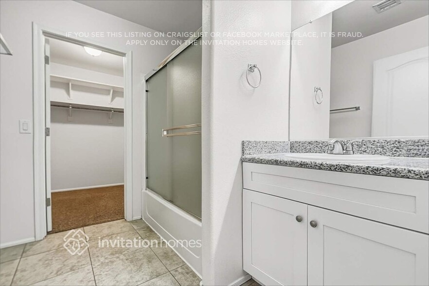 Building Photo - 447 W Corriente Ct