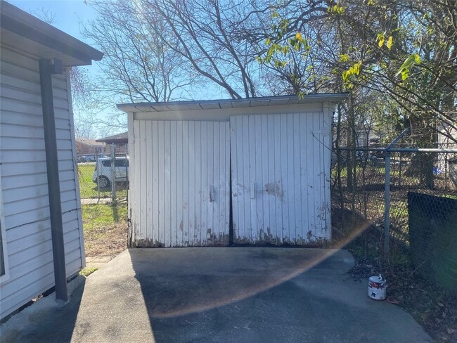 Building Photo - 4008 Elmwood St