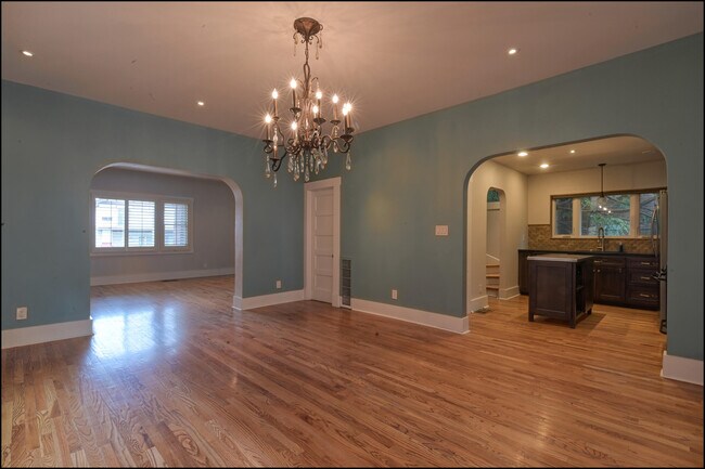 Building Photo - 1420 Hawthorne St