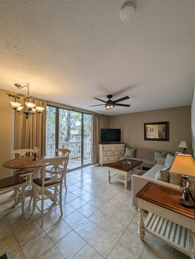 Building Photo - 42 S Forest Beach Dr