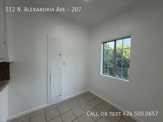 Building Photo - 512 Alexandria Ave