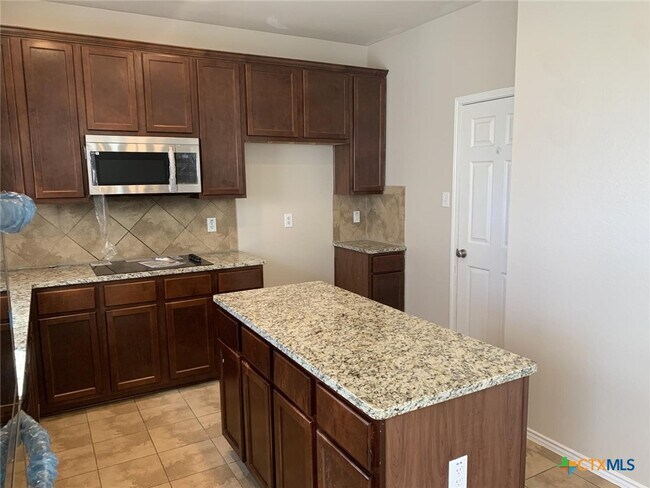 Building Photo - 5506 Bridgewood Dr