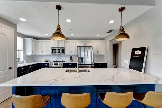 Building Photo - 501 Haben Blvd