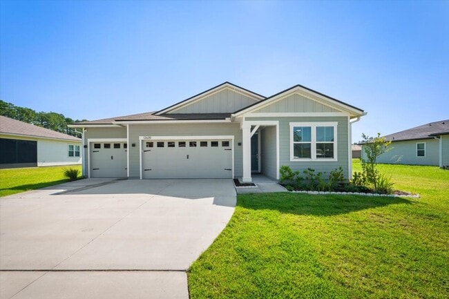 Building Photo - 4 Bedrooms | 2 Bathrooms | Screened Patio ...
