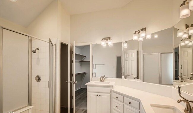 Building Photo - 5500 Archwood Ln