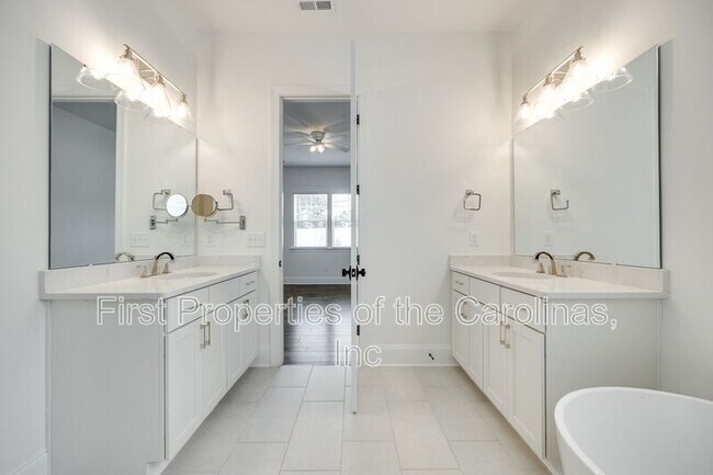 Building Photo - 13702 Tranquil Day Dr