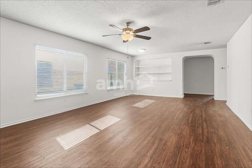 Building Photo - 10109 Chapel Glen Ter