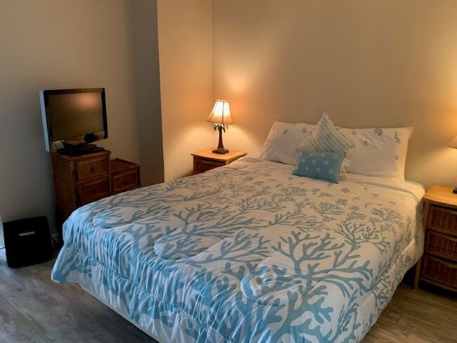 Building Photo - Mostly Furnished 2BR/2BA Condo – Ocean & M...