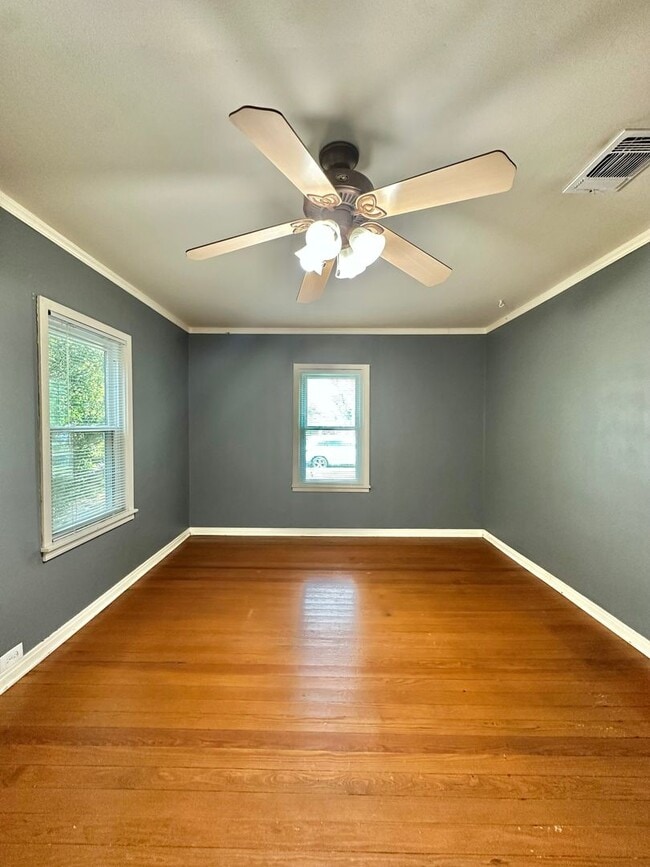 Building Photo - 1605 Kenwood Dr