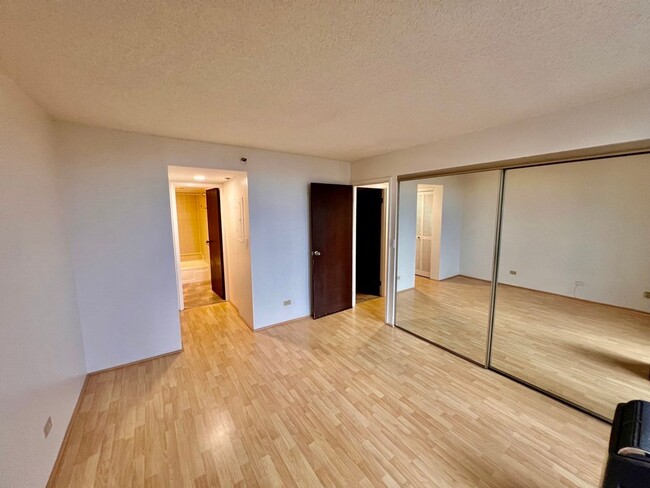 Building Photo - Horizon View Tower/2 BD/2 BA/1 PK