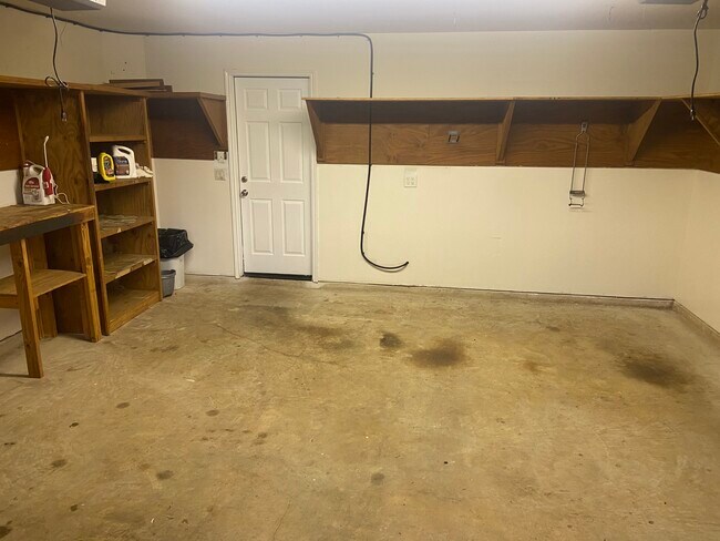 Building Photo - 16602 Grenada Falls Dr