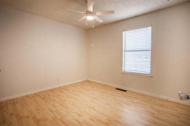 Building Photo - 7800 Northcrest Blvd