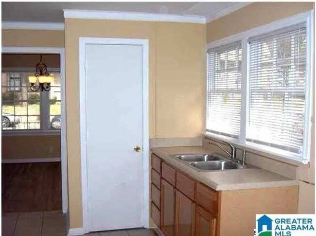 Building Photo - 4413 6th Ave