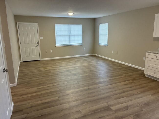 Building Photo - 101 Jewel Cove