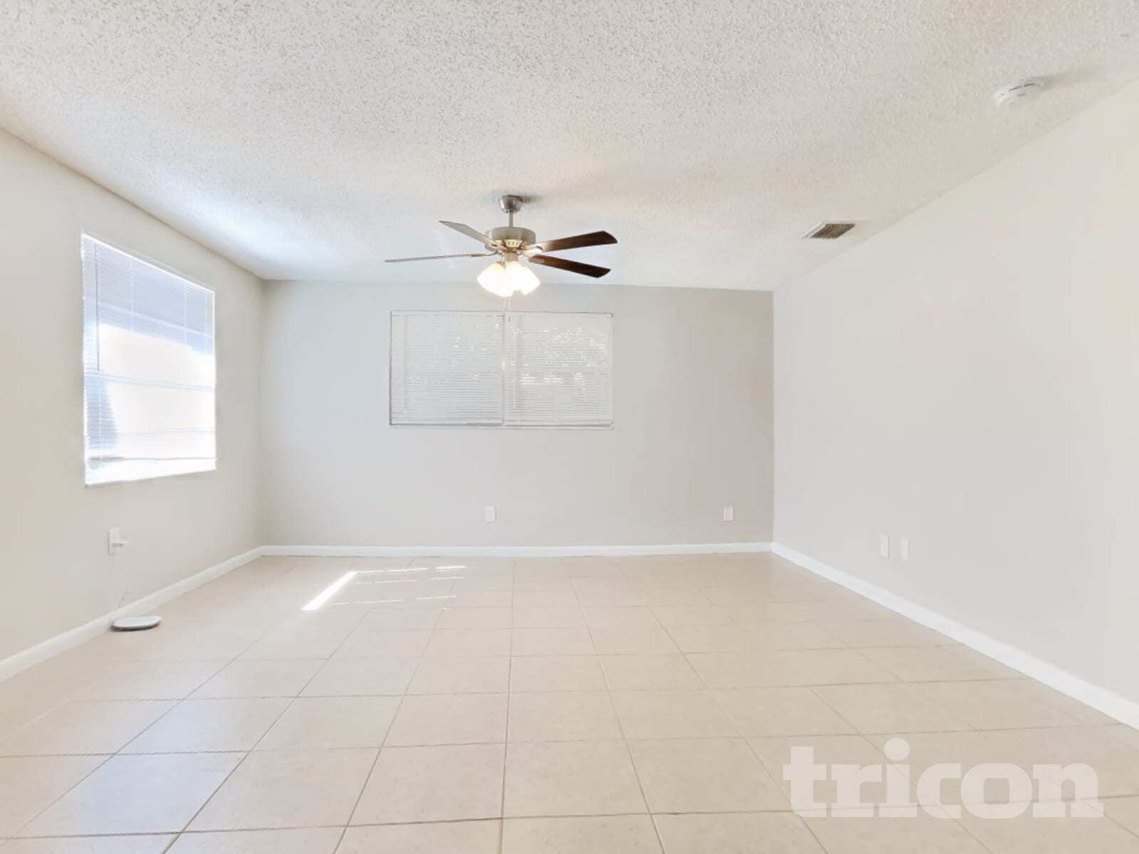 Building Photo - 8664 Mockingbird Ln