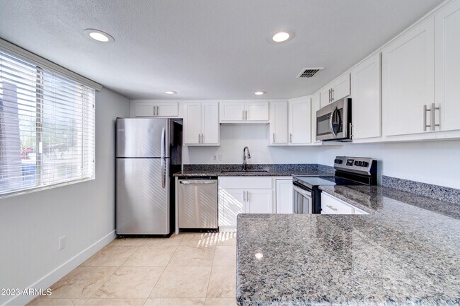 Primary Photo - 1297 W 5th St