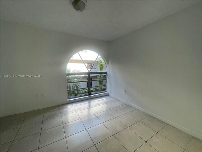 Building Photo - 10641 SW 108th Ave