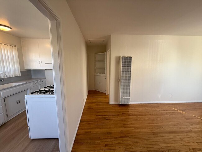 Building Photo - 4424-38 Olney St