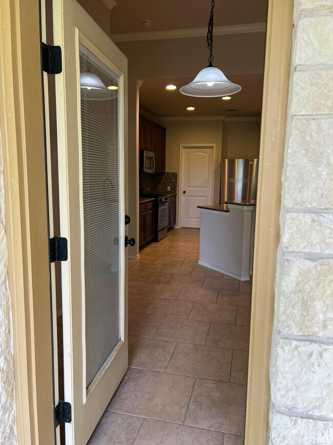 Building Photo - 1717 Woodvista Pl