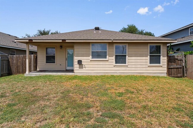 Building Photo - 18029 Basket Flower Bend