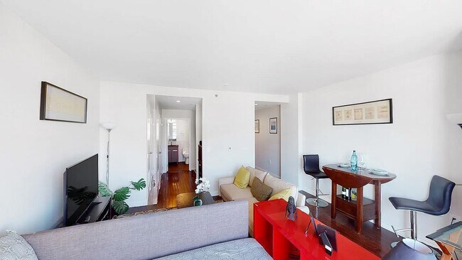 Building Photo - 1215 Astoria