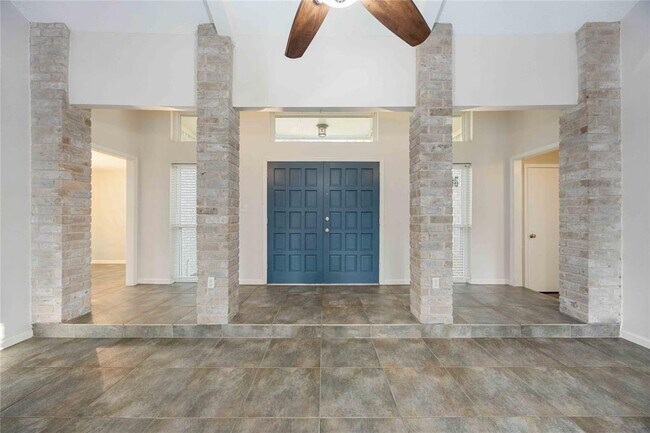 Building Photo - 11506 Wolf Run Ln