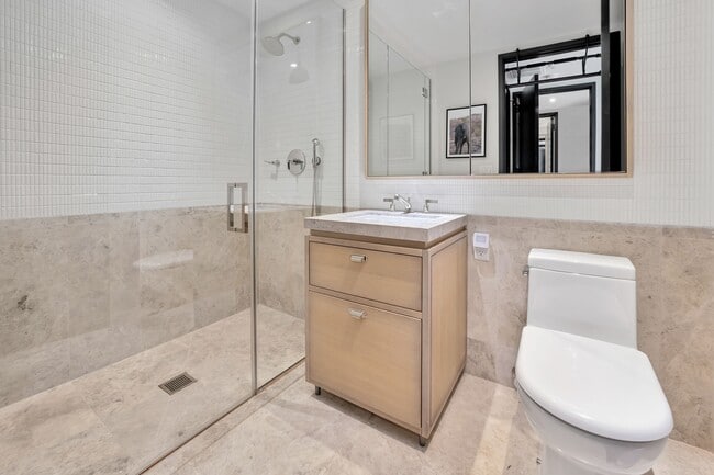 Building Photo - 51 Jay St